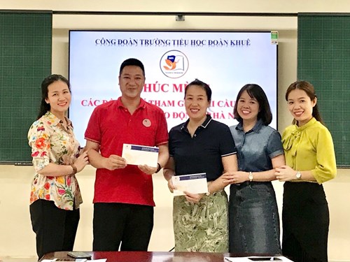 Công đoàn trường Tiểu học Đoàn Khuê chúc mừng các đồng chí tham gia  Giải cầu lông Liên đoàn lao động thành phố Hà Nội 