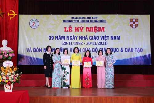 Trường Tiểu học Đô thị Sài Đồng tổ chức Lễ kỉ niệm 39 năm Ngày Nhà giáo Việt Nam 20/11 và đón nhận Bằng khen của Bộ Giáo dục và Đào tạo 