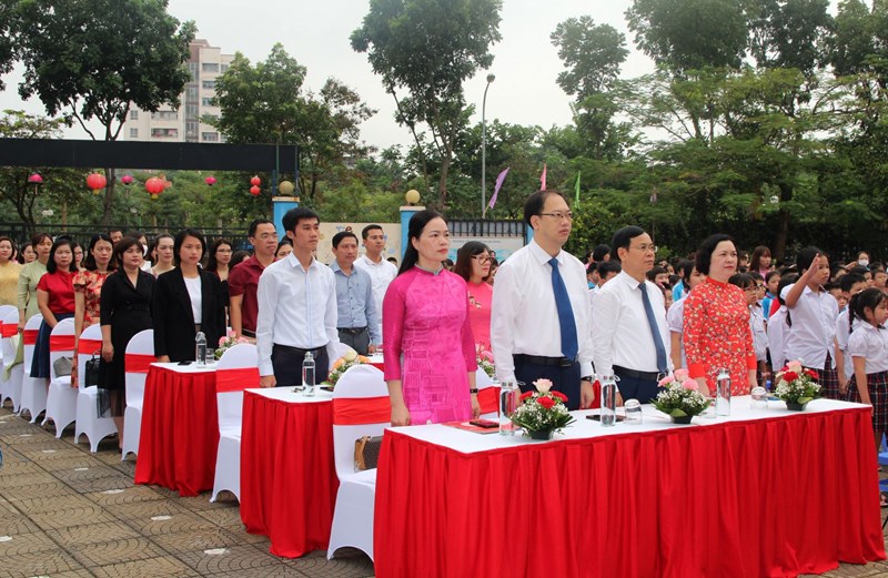 Trường Tiểu học Đô thị Sài Đồng tổ chức Lễ kỷ niệm 40 năm Ngày Nhà giáo Việt Nam 20/11 (20/11/1982- 20/11/2022) và đón nhận Cờ thi đua xuất sắc của UBND thành phố Hà Nội 