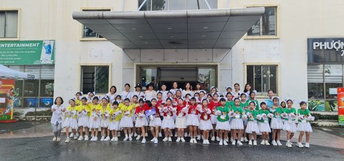 Tâm thế sẵn sàng của thầy trò Trường Tiểu học Đô thị Sài Đồng  – Quận Long Biên – Thành phố Hà Nội tham gia vòng Chung kết toàn quốc Sân chơi đồng diễn flashmob năm 2022 tại Hải Phòng