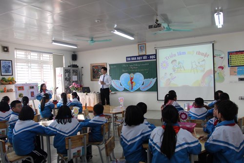 Hội thi Giáo viên dạy giỏi cấp quận môn Mỹ thuật lớp 4 trường Tiểu học Đô thị Sài Đồng