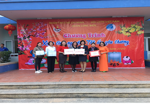 Ấm áp “Xuân sẻ chia” - chương trình thiện nguyện của lớp 1A4  Trường Tiểu học Đô thị Việt Hưng