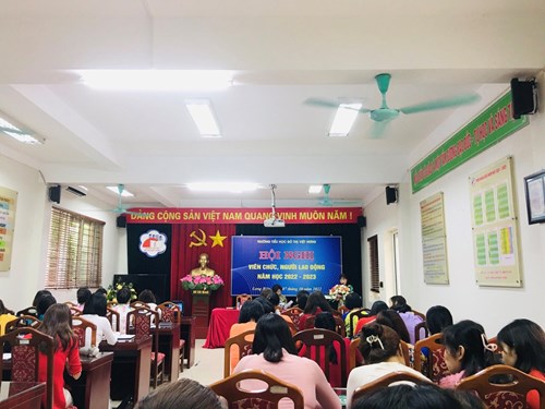 Hội nghị viên chức - người lao động năm học 2022 - 2023 của Trường Tiểu học Đô Thị Việt Hưng