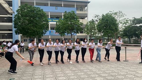 Cán bộ giáo viên trường TH Đức Giang tham dự ngày chạy Olympic vì sức khỏe toàn dân và hưởng ứng giải chạy báo Hà Nội Mới lần thứ 47 – Vì hòa bình, chào đón Seagame 31 năm 2022