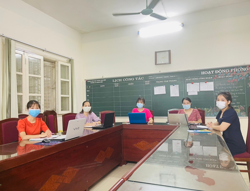 Trường Tiểu học Giang Biên tổ chức Hội nghị trực tiếp Tổng kết năm học 2020 – 2021. Triển khai nhiệm vụ năm học 2021 – 2022