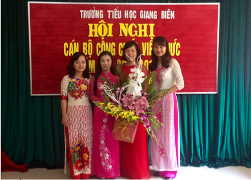 Đại hội công nhân viên chức trường Tiểu học Giang Biên