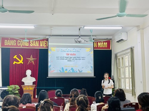 Buổi Tập huấn PPDH kĩ thuật “KHĂN TRẢI BÀN” tại Trường Tiểu học Giang Biên.