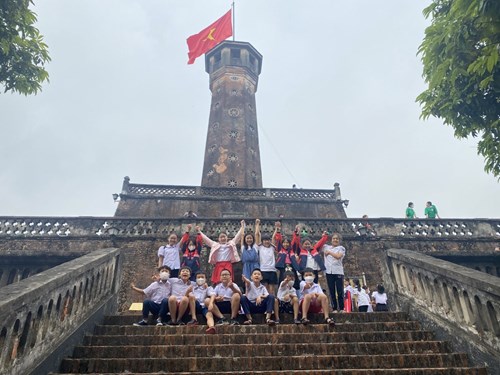   Hoạt động ngoại khóa của các con lớp 4A5 trường Tiểu học Giang Biên.