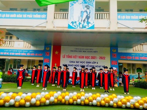 Trường Tiểu học Giang Biên tổ chức Lễ bế giảng và chia tay HS lớp 5 niên khoá 2017 – 2022