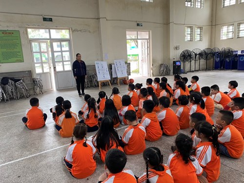 Hội giảng Chào mừng ngày Nhà giáo Việt Nam 20-11 của giáo viên Thể dục Tiểu học Giang Biên