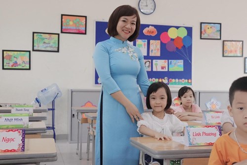 Cô giáo Trần Thùy Linh - một người giáo viên tâm huyết, tận tụy với học trò, chan hòa với đồng nghiệp