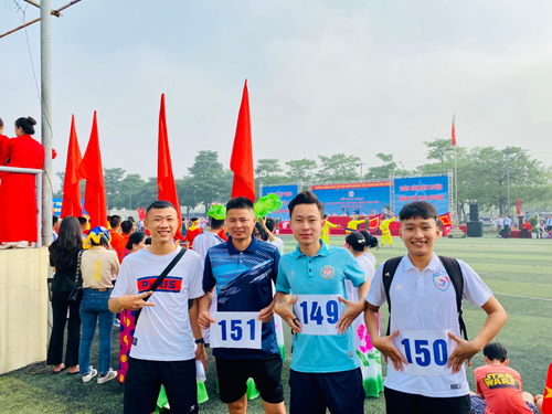 Công đoàn viên trường Tiểu học Gia Quất tham gia giải chạy báo Hà Nội mới lần thứ 47