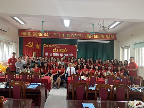 Trường Tiểu học Gia Thượng tổ chức tập huấn  Kiến tạo trường học hạnh phúc 