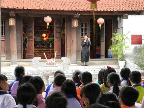 Trường Tiểu học Gia Thượng tổ chức cho học sinh Khối 3 tham quan tìm hiểu cụm di tích lịch sử Đình Thanh Am và Đình Bắc Biên