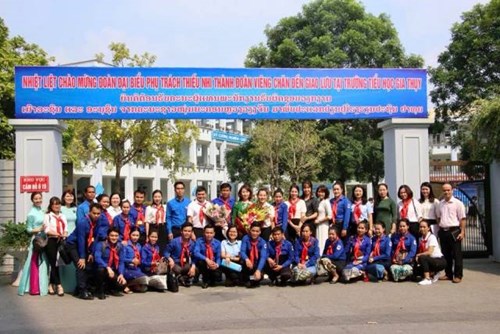 Trường TH Gia Thụy tổ chức giao lưu giữa Đoàn đại biểu phụ trách thiếu nhi Thành Đoàn Viêng Chăn, Lào với Liên Đội Trường TH Gia Thụy
