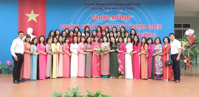 Chương trình chào mừng 36 năm ngày Nhà giáo Việt Nam và tuyên dương khen thưởng các tập thể, các nhân có thành tích xuất sắc
