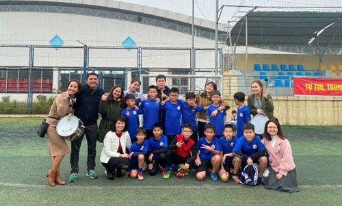 Đội tuyển bóng đá nam trường TH Gia Thụy giành huy chương vàng bóng đá HKPĐ cấp Quận