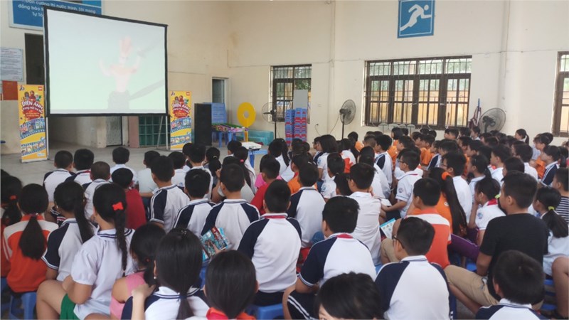 Trường Tiểu học Long Biên tổ chức hoạt động ngoại khóa “ Điện ảnh trong mắt trẻ thơ”  tuyên truyền giáo dục lịch sử An toàn giao thông