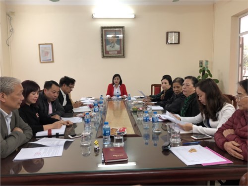UBKT Đảng ủy đọc quyết định kiểm tra Chi bộ Trường Tiểu học Long Biên