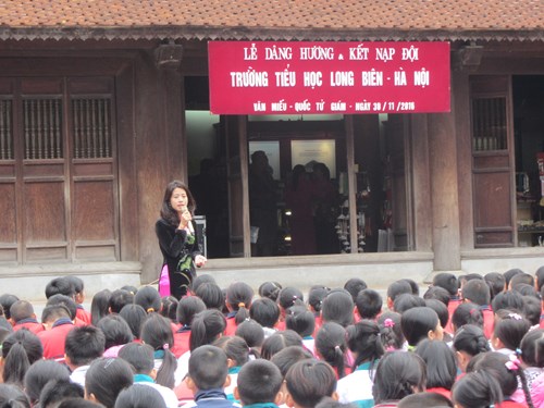 Liên đội Tiểu học Long Biên tổ chức Lễ kết nạp Đội viên