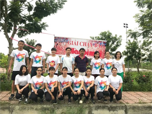 Đoàn viên công đoàn trường Tiểu học Lý Thường Kiệt tham gia Giải chạy báo Hà Nội Mới lần thứ 45