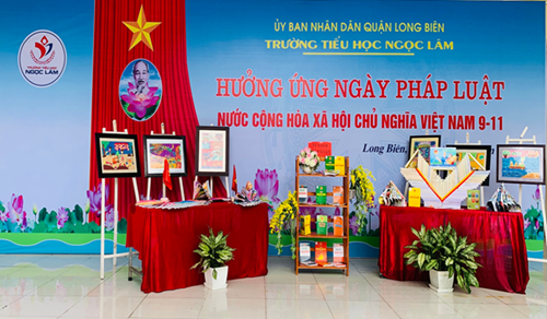 Hưởng ứng “Ngày pháp luật nước Cộng hòa xã hội chủ nghĩa Việt Nam” - Tủ sách pháp luật với đời sống