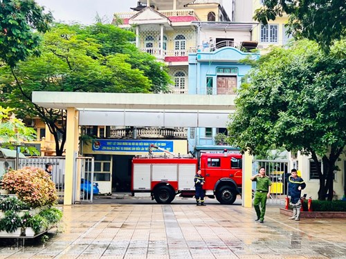 Trường Tiểu học Ngọc Lâm tập huấn Phòng cháy chữa cháy - Cứu hộ, cứu nạn