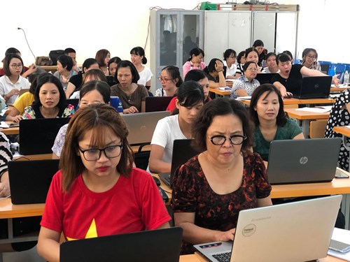 Trường tiểu học ngọc lâm tổ chức tập huấn cntt cho giáo viên năm học 2019-2020