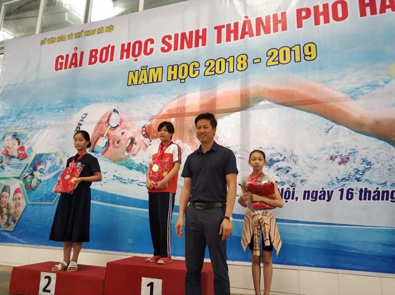 Học sinh trường tiểu học ngọc lâm – quận long biên 
tham gia giải bơi học sinh phổ thông thành phố hà nội 
năm học 2018 - 2019

