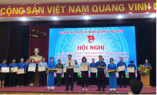 Chi Đoàn, Liên Đội trường Tiểu học Ngọc Lâm được khen thưởng trong công tác đoàn và phong trào thanh thiếu nhi quận long biên 2017-2022