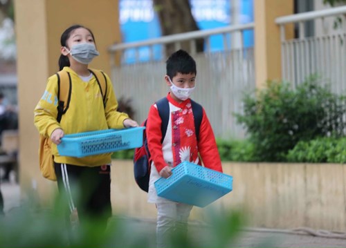 Trường Tiểu học Ngọc Lâm đảm bảo an toàn phòng chống dịch COVID-19 ngay từ ngày đầu học sinh trở lại trường