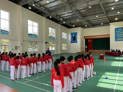 Thầy giáo Nguyễn Trần Thái - Giáo Viên Thể Dục tham gia  hội thi giáo viên dạy giỏi cấp Quận 
