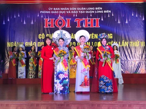Cô giáo Tổng phụ trách Đội Trần Phương Lan đạt giải nhất cuộc thi   Cô giáo tài năng duyên dáng 