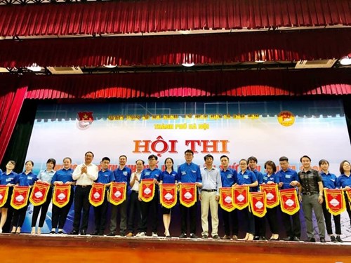 Học sinh trường Tiểu học Ngọc Lâm tham gia tin học trẻ cấp Thành phố