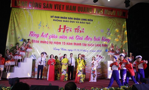 Tiết mục hát múa    Việt Nam ngày mới   hội thi Giai điệu tuổi hồng cấp quận