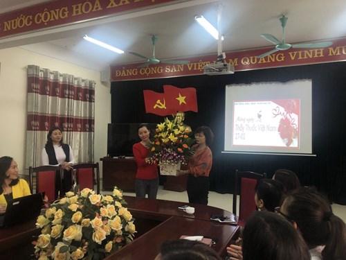 Trường Tiểu học Ngô Gia Tự chúc mừng 65 năm ngày thầy thuốc Việt Nam