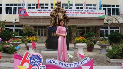 Cô giáo Kiều Hồng Minh - ngọn lửa cháy rực lan tỏa đam mê.
