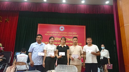 Hiến máu nhân đạo - Nghĩa cử cao đẹp của tập thể CBGVNV  trường Tiểu học Phúc Đồng