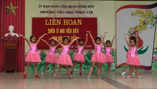Liên đội Trường Tiểu học Phúc Lợi long trọng tổ chức Liên hoan Chiến sĩ nhỏ Điện Biên
