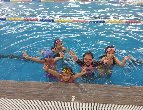 Trường Tiểu học Phúc Lợi thực hiện công tác phổ cập bơi,  phòng chống đuối nước năm 2020