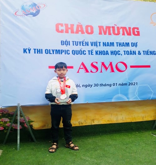 Nguyễn Duy Hưng- Vô địch về Huy chương Vàng  của trường Tiểu học Phúc Lợi