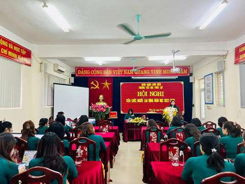 Trường Tiểu học Phúc Lợi long trọng tổ chức hội nghị viên chức, người lao động