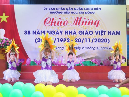 Hân hoan niềm vui chào mừng kỷ niệm ngày Nhà giáo Việt Nam