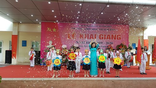  Cô giáo Nguyễn Thị Thúy Mai - một tấm gương tiêu biểu trong đội ngũ giáo viên của nhà trường.