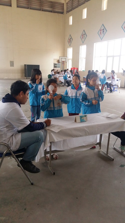 Công tác khám sức khỏe học sinh định kỳ tại Trường tiểu học Thạch Bàn A năm học 2016-2017
