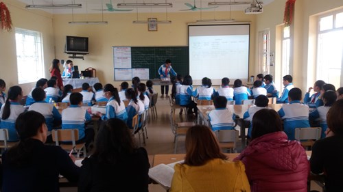 Trường Tiểu học Thạch Bàn A tổ chức chuyên đề ứng dụng phương pháp  Bàn tay nặn bột  kết hợp đánh giá học sinh theo Thông tư 22/2016. 