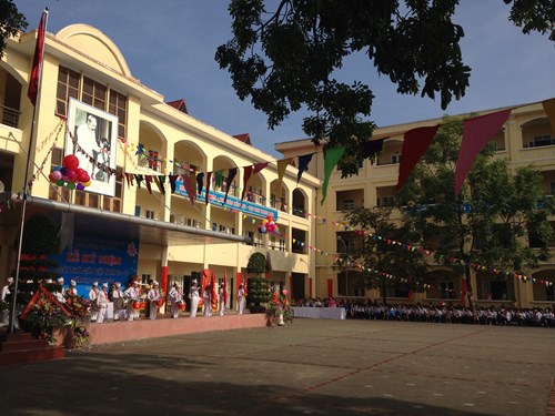 Trường tiểu học Thạch BÀn A tổ chức lễ kỉ niệm 34 năm ngày Nhà giáo Việt Nam 20/11.