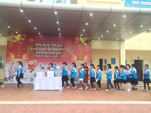 Trường tiểu học Thạch Bàn A phát động xây dựng ủng hộ Qũy “Đền ơn đáp nghĩa” dịp xuân Đinh Dậu (6/2/2017)