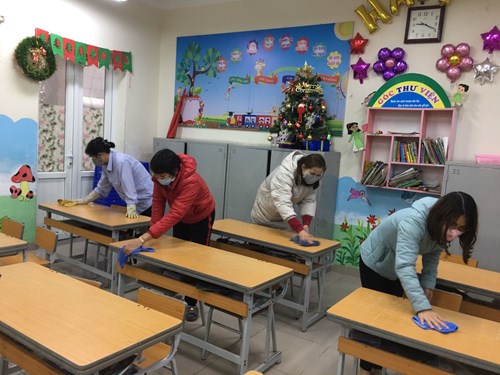 Trường Tiểu học Thạch Bàn B tích cực tham gia thực hiện chiến dịch tổng vệ sinh môi trường, phòng chống bệnh viêm đường hô hấp cấp do chủng mới của virus Corona sáng ngày 01/02/2020.