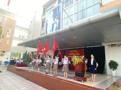 Trường Tiểu học Thạch Bàn B hưởng ứng Ngày pháp luật nước Cộng hòa XHCN Việt Nam
